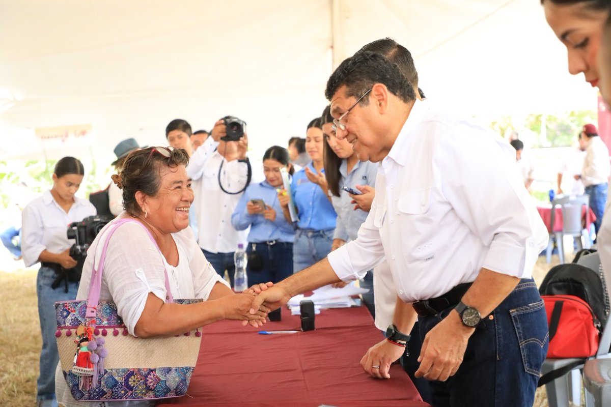 juntosxtab's tweet photo. Mi bueno gobernador @TabascoJavier dándolo todo desde la perla de la chontalpa, Comalcalco. https://t.co/coZyUU9wmo