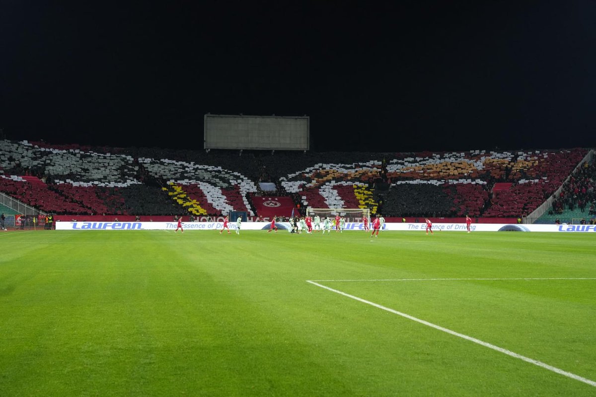AS_Monaco's tweet photo. Le tifo des supporters bulgares en mémoire du match aller entre nos 2 équipes en 1982 ❤️

🙏 @CSKA_Sofia https://t.co/kyECPcxH84