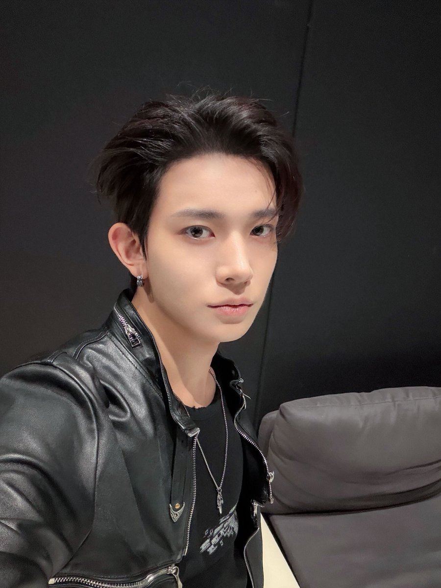 gangajisim's tweet photo. 🦌: good night (cute tone) https://t.co/Ar76rB6ZAo