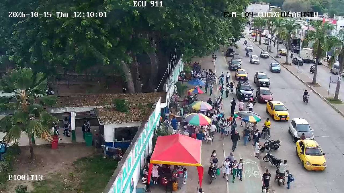 ecu911Ibarra's tweet photo. 📍 #Esmeraldas l A través de #VideovigilanciaECU911 se mantiene el monitoreo preventivo de los alrededores de las unidades educativas de la provincia.

📹 El monitoreo permanente permite identificar oportunamente posibles novedades y coordinar acciones con las instituciones articuladas para precautelar la seguridad de la comunidad educativa. 🏫 

📞 Ante cualquier emergencia, comunícate al 9-1-1.

 #LíneaÚnicaParaEmergencias