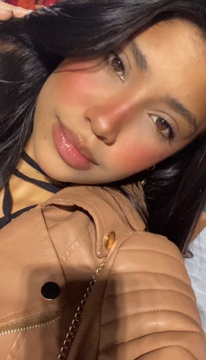 ExibidinhasX's tweet photo. Hoje temos essa nossa amiga, muito gostosa né?

Ela é a razão de toda punheta do seguidor que enviou, agora ela é a de todos nós!

Mande suas amigas ou fotos suas para serem exibidas aqui! https://t.co/CYRnfpwEXd