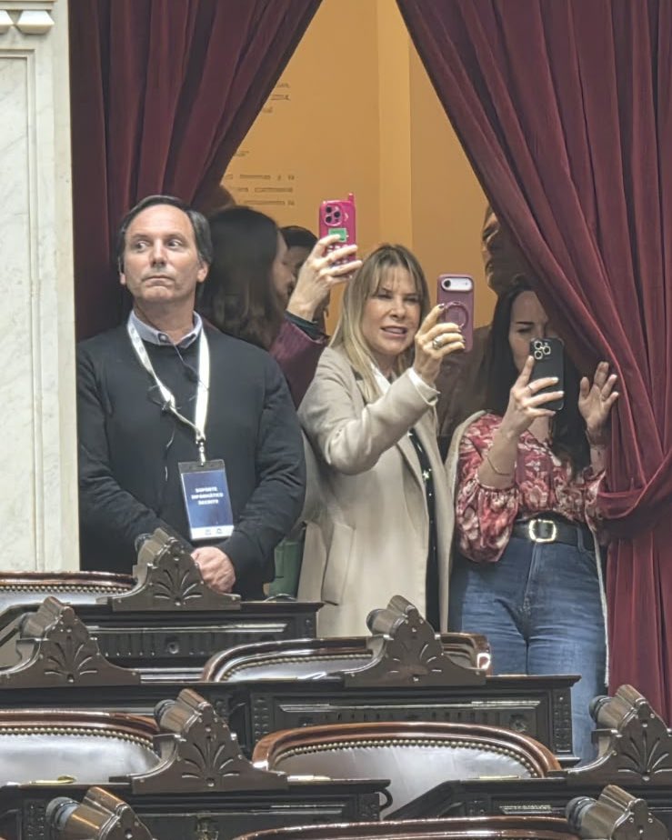 BlancaOsunaOK's tweet photo. No dan quórum para debatir y cumplir con su responsabilidad pero si tienen tiempo para pavear.

Así se burlan de las y los argentinos. https://t.co/2MOhf6zwyv