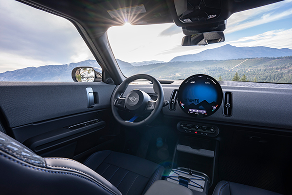 Negocio_Motor's tweet photo. Nuevo MINI Countryman Untamed Edition: diseño robusto, mayor altura al suelo en mercados seleccionados, neumáticos todoterreno específicos y tracción ALL4 para tus aventuras. https://t.co/JGBuj1sUBV #MINI #Countryman #UntamedEdition #Aventura #Todoterreno https://t.co/nsm9pIVRRc