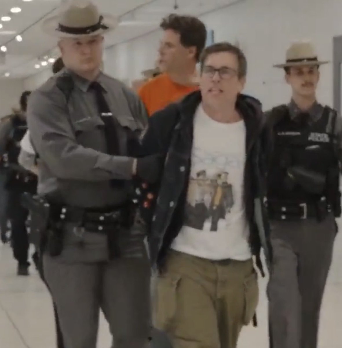 waltermasterson's tweet photo. I was arrested for protesting in Governor Hochul’s office. I do not like Hochul.

But Blakeman is not only very dumb, he is also Trump’s stooge.

I will be voting for Hochul this election. https://t.co/Zn2OygHLMz