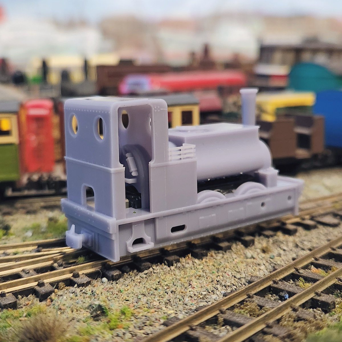 DoublemModels's tweet photo. There's a new kit up on the shop! This little Neilson engine. It's based on the Great Eastern's 209 class, later LNER Y5. 1 of the 8 locos built was later adapted into a tram engine and was used in Colchester. So I've used lots of it's features in this narrow gauge spinoff! https://t.co/oAkAm6dgmX