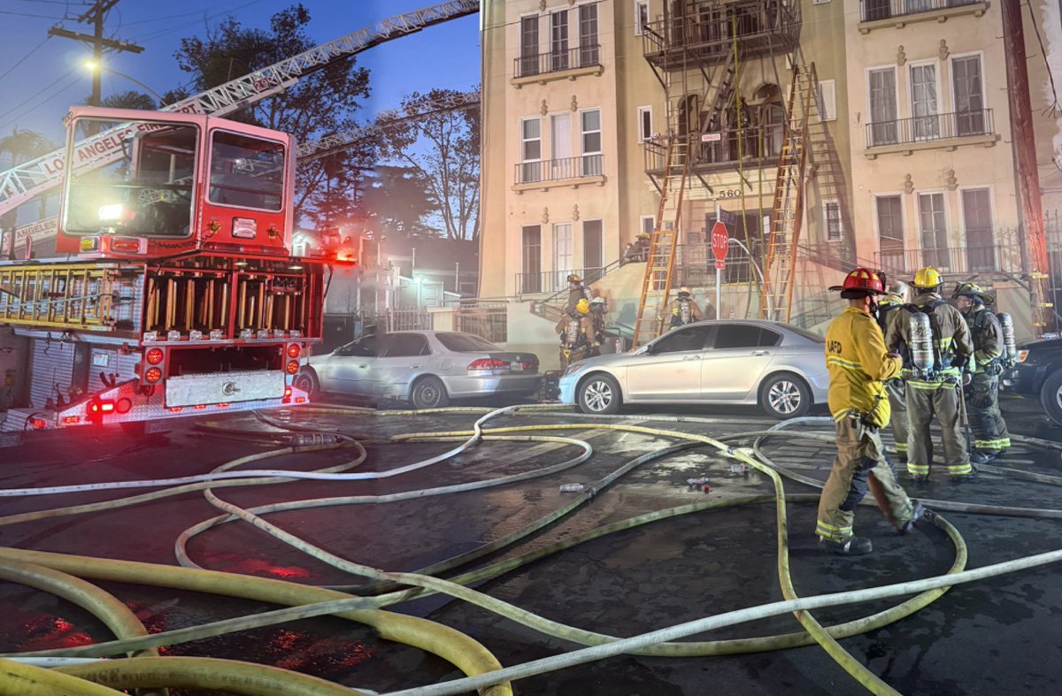 LAFDtalk's tweet photo. LAFD brought a major apartment fire under control in East Hollywood this morning.

Overhaul operations on Kingsley Drive, between Melrose and Beverly, will continue throughout the day. 

@LAFDwest @LAFDcentral @LAFDsouth https://t.co/ldOa95qjqN