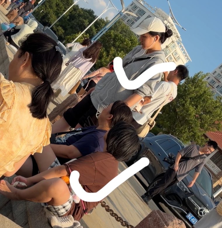 bugenjipinwan2's tweet photo. #海边 #原味 #顺袜 #扫楼  可惜了，灰衣���小姐姐脱袜子过程我以为录到了，结果手机没点上，但是不耽误拿来泡茶
顺袜作品part 5 https://t.co/Y3LtBJ5IUd