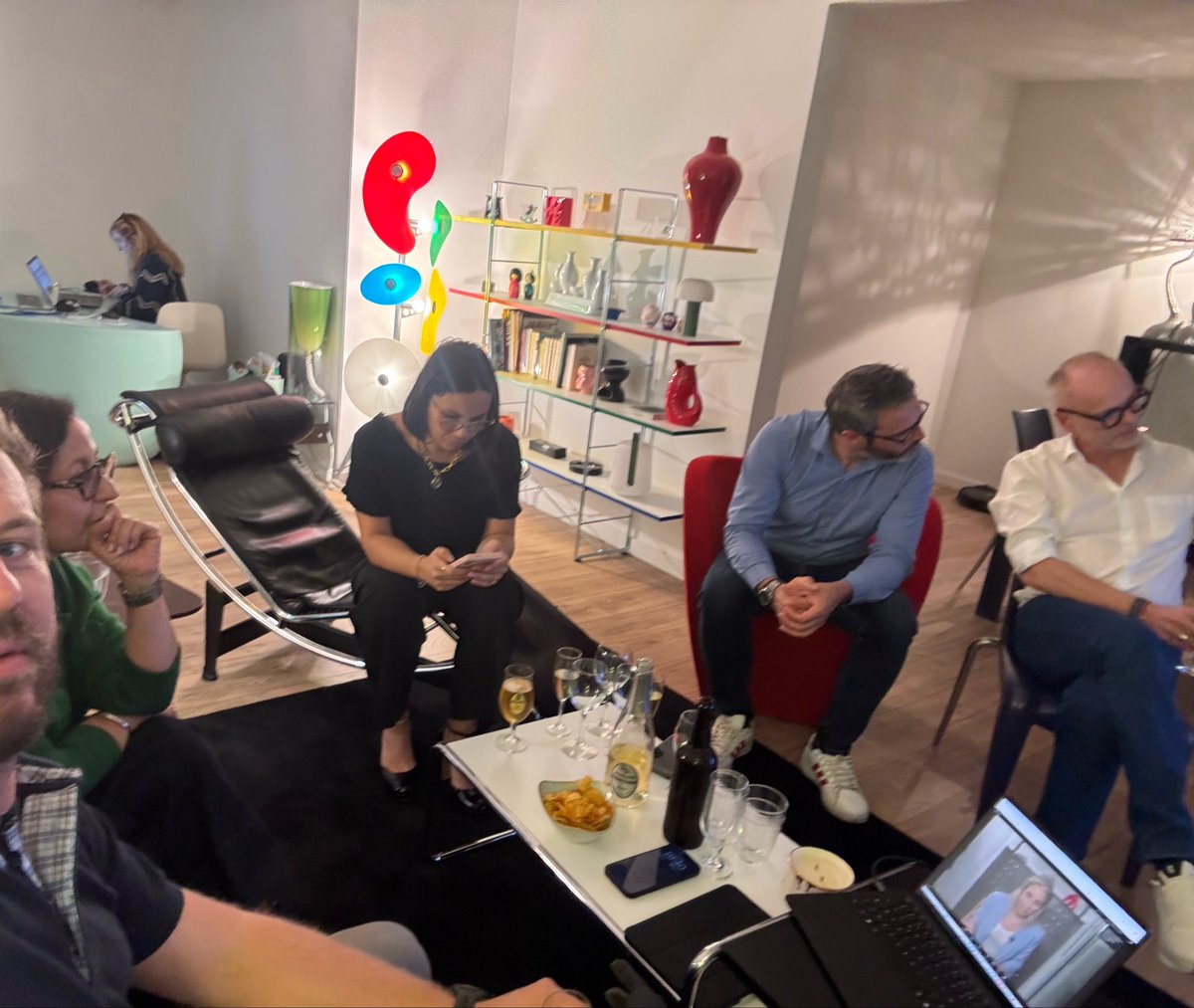 HorizonsLille's tweet photo. La plus grande réunion d’appartement revient ce soir #AvecEdouard pour échanger autour de l’Ecole et de l’éducation @EPhilippe_LH  #Lille https://t.co/R05KiZnpg7