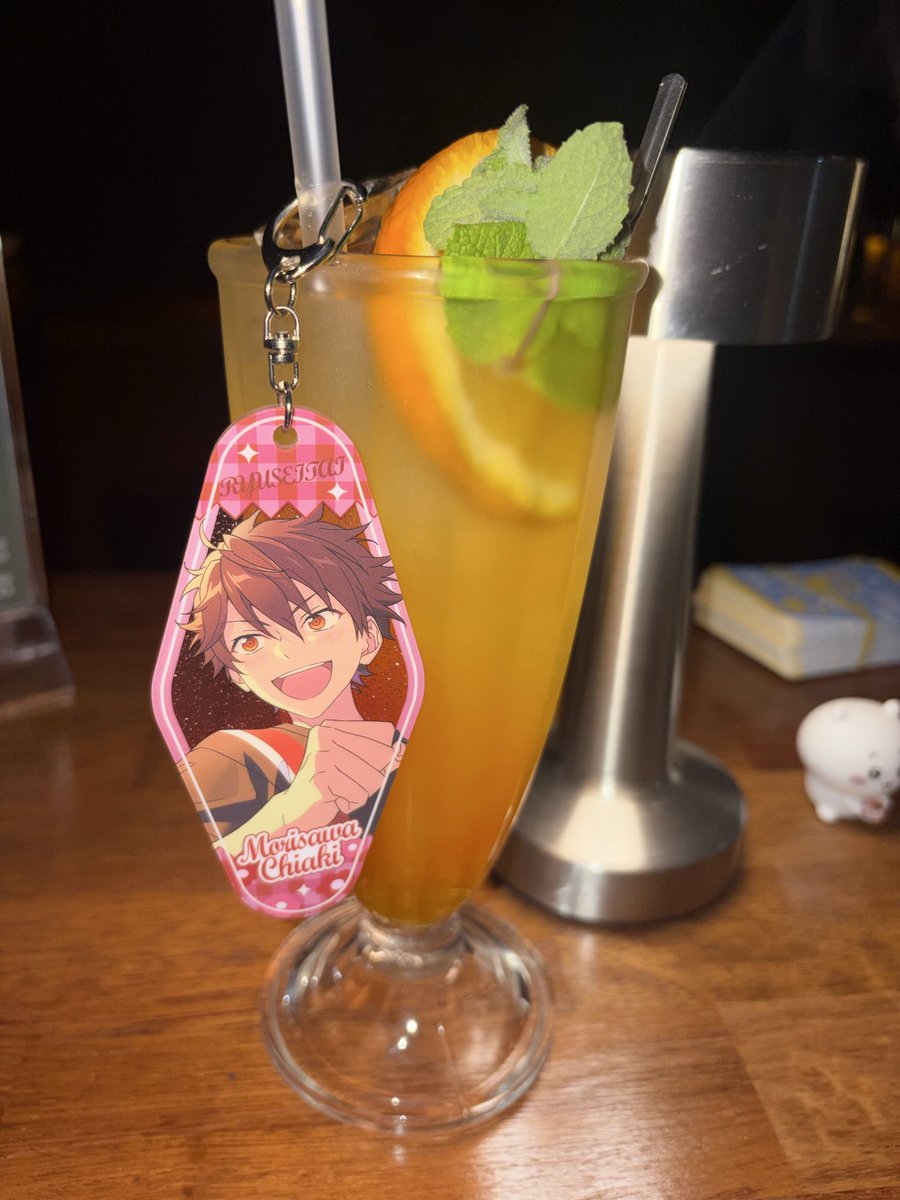 NIZI_PP7's tweet photo. 🍺🍺🥂 https://t.co/EZi29p8Jts