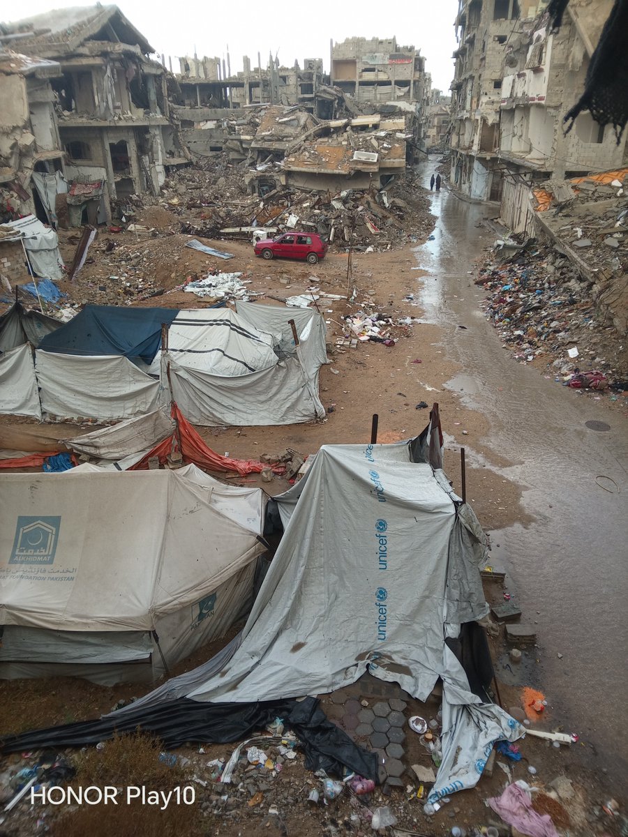 Samirasamir1998's tweet photo. Despite our dire situation and miserable living conditions, no one has donated to us for six weeks. Is this fair? A sick child, an injured father, hungry children, and a place exposed to the rain—all this horror, and no donations? Please don't ignore us! 😭🙏💔🇵🇸😭🇵🇸 https://t.co/pCgA0sQ3ty