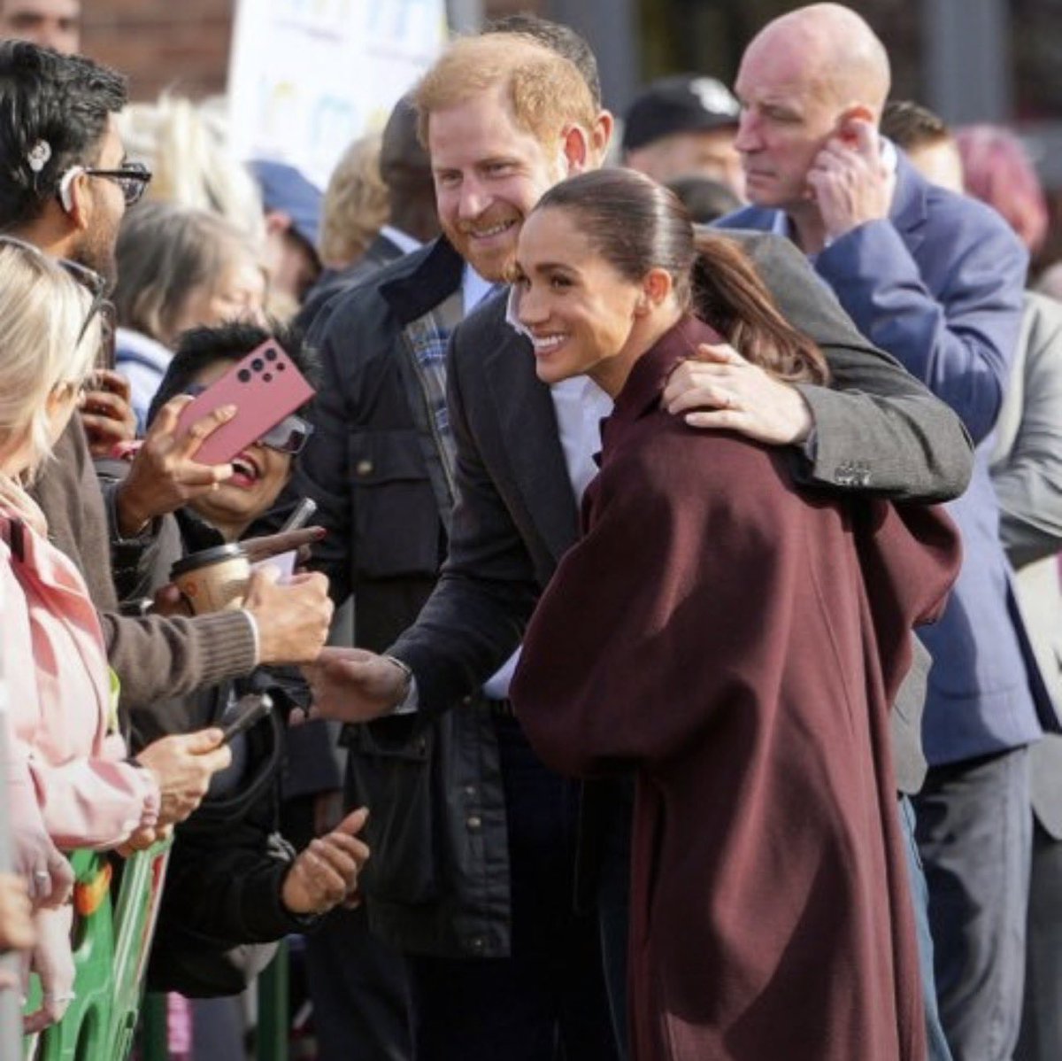 Foxybrowning's tweet photo. A Big Shoutout to Nottingham. Thank you for opening up your arms and hearts to welcome the Duke and Duchess of Sussex. I love the African Mamas who came out aloud and proud with their traditional song, Sussexes worked that crowd like a pro, I loved when Harry was talking to a group of children telling them now his son Prince Archie hates maths. The reunion with the Hub Community Women that really touch my heart, Meghan interacted with some of young people and just being so relatable and their loved being her company. Let’s talk about the flowers 💐 guys, the bouquets were absolutely beautiful. What a fantastic day for all. I hope everyone that met the Sussexes had a wonderful day and great memories. Thank you again to the City of Nottingham 👏🏽👏🏽👏🏽