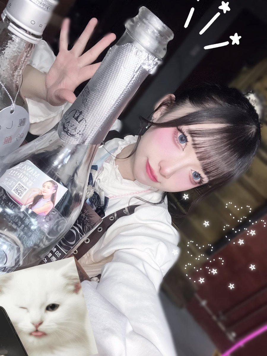 yami_dennou's tweet photo. 🌙🖤闇ノ夜月オフライン🖤🌙

本日もありがとうございました✞
まさかのぽんっ！･大量のﾔﾆ･闇ノの1番好きなお酒･燃料･フォトカ･チェキ‼️
いっぱい感謝の日です😭🌟
altに色々書いておきます♩

✞次回16日【18-26】時でお待ちしております✞ https://t.co/14IwW1TK0Z