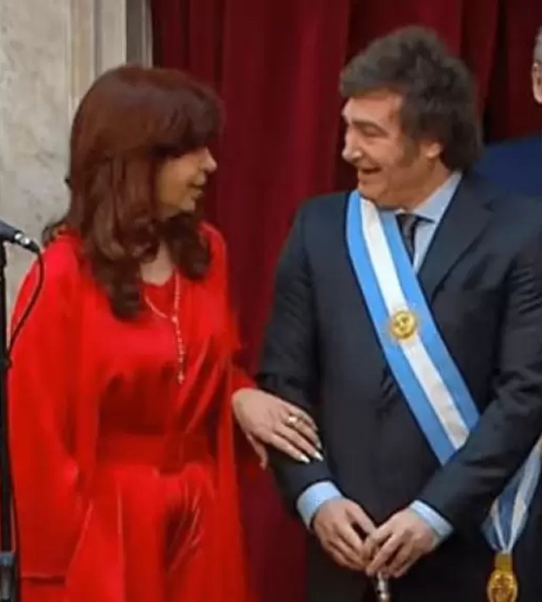 yitron7's tweet photo. Si la conductora del partido justicialista no desvincula a los afiliados que hoy se ausenten o voten en contra del pueblo, debería renunciar https://t.co/JFwZYEqUb0