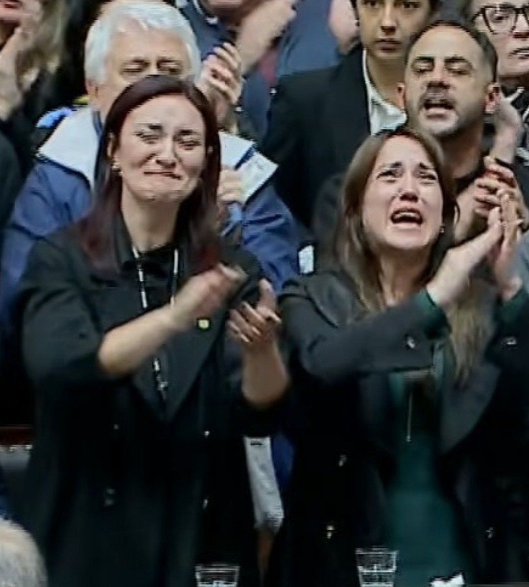 KalinaAnnGG's tweet photo. JAJAJAJAJAJAJAJAJAJAJAJAJAJAJAJAJAJAJAJAJAJAJAJAJA LLOREN KUKAS, LLOOREN https://t.co/uSQ3PZytbs