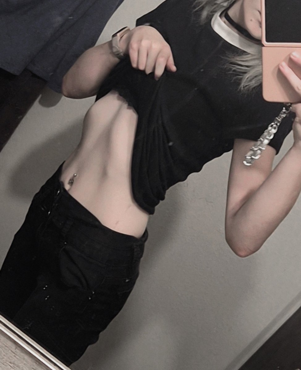 skeletonfae tweet picture