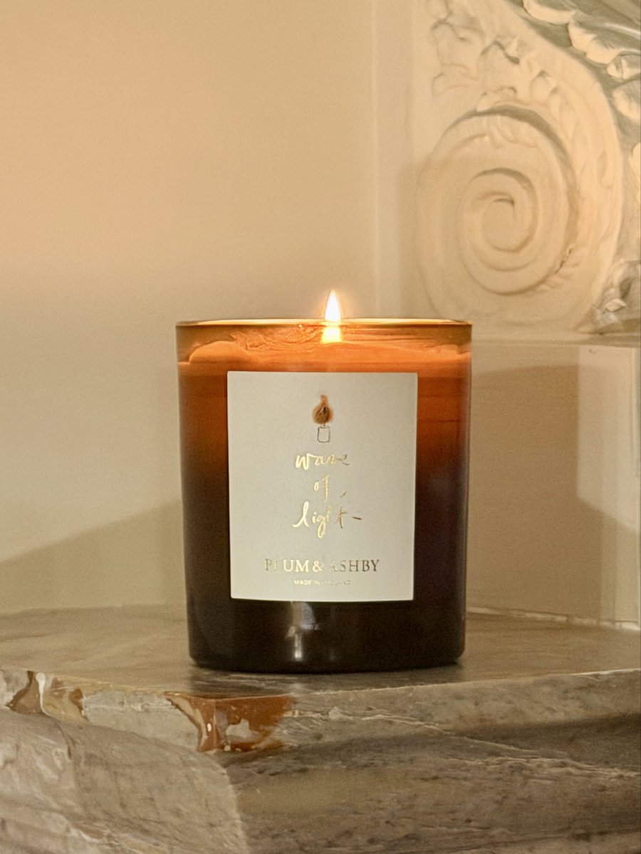 KensingtonRoyal's tweet photo. Marking Baby Loss Awareness Week #WaveOfLight https://t.co/nJrco7jXae