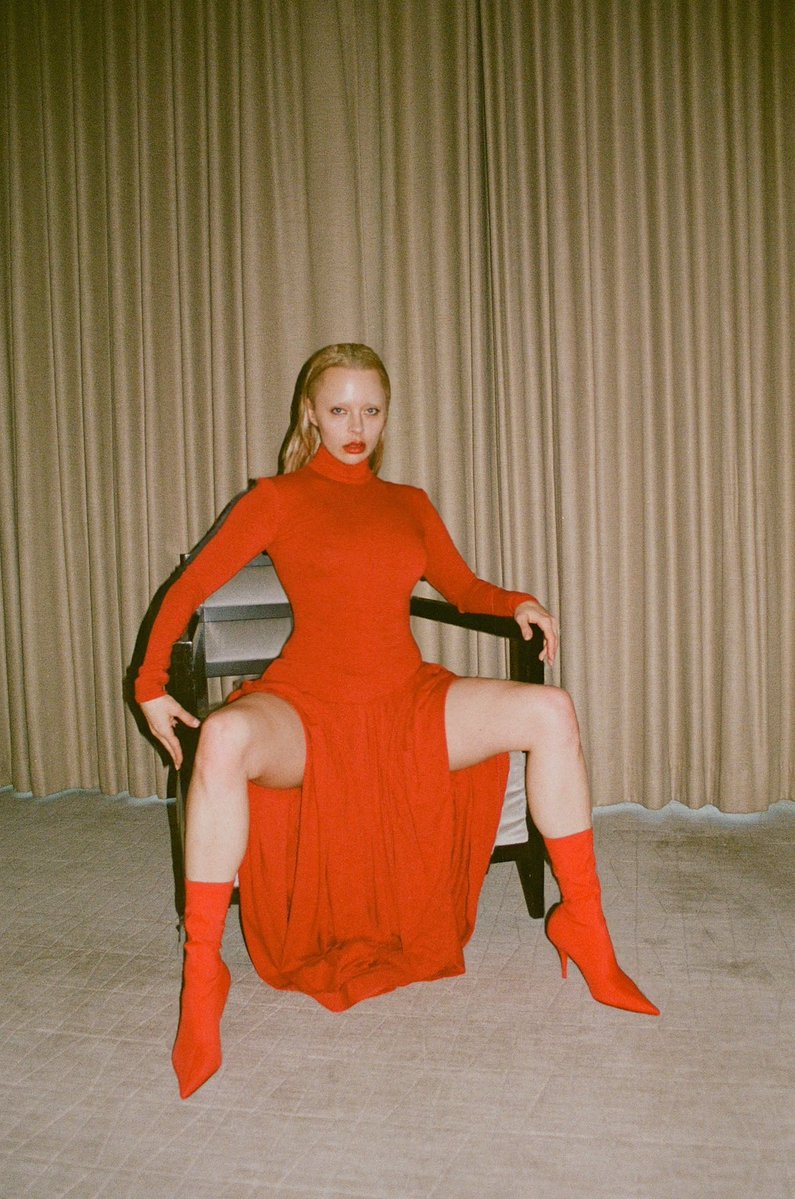 fall4silver's tweet photo. Red means stop 

Thank you @LeoBrooklynbaby for capturing a new era in my work as a dmntrx 🌶️ https://t.co/XIw8ivQUq8