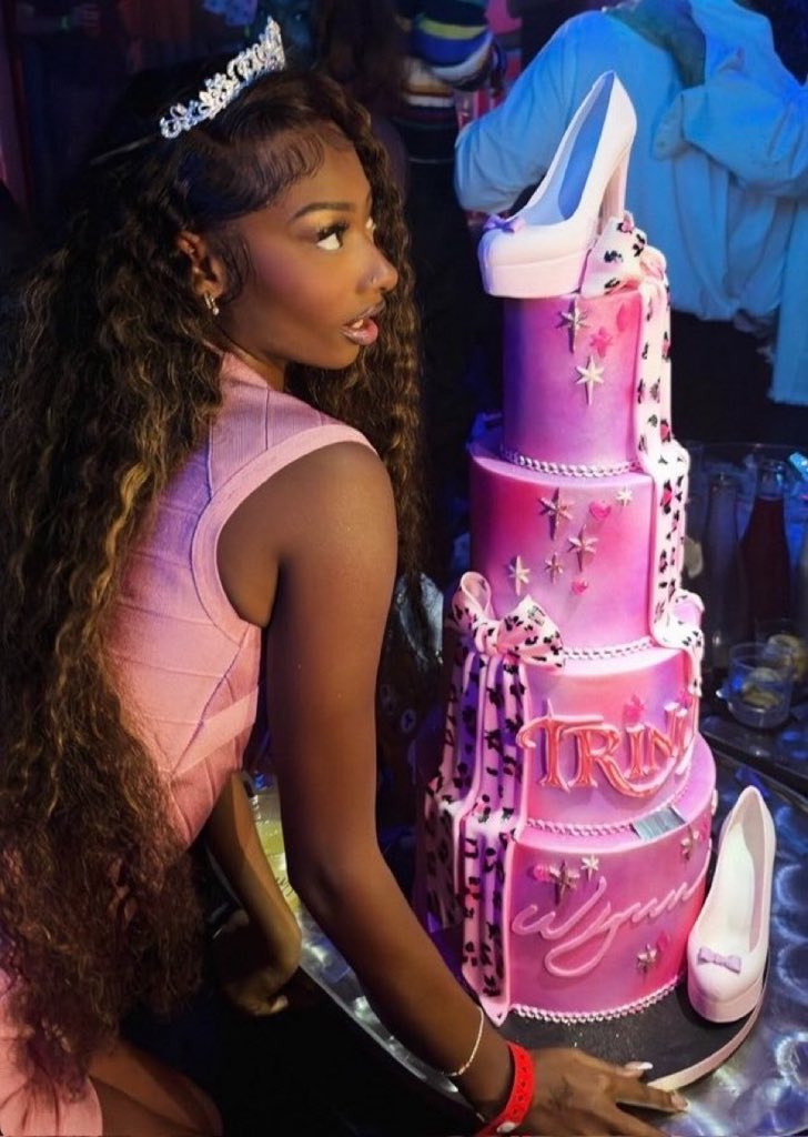 sseuniesmiles's tweet photo. It’s Trinity Day!!! 🥳🥳🥳 Happy Birthday to the baddest to ever do it!
#HBDTrinity https://t.co/iMJVgqMXTf