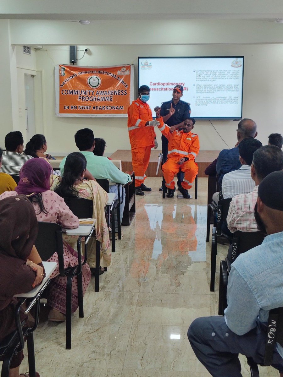SocioMediaX's tweet photo. 04 BN NDRF (A) conducted a Disaster Management Awareness Session for Govt. School Teachers at SEOC, Sri Vijaya Puram (Port Blair). covering First Aid, CPR, life-saving techniques and disaster preparedness. 63 beneficiaries participated.
#NDRF #04BnNDRF #DisasterPreparedness