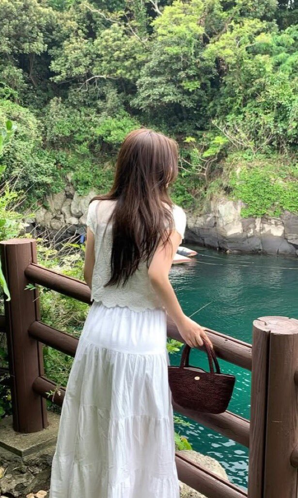 Chizuru224161's tweet photo. 落ち着いた大人の関係が理想だよね🫧

寂しいから新しいパートナーが欲しいな

位置情報近い人、大歓迎だからおいで https://t.co/OsujDwNz8Y