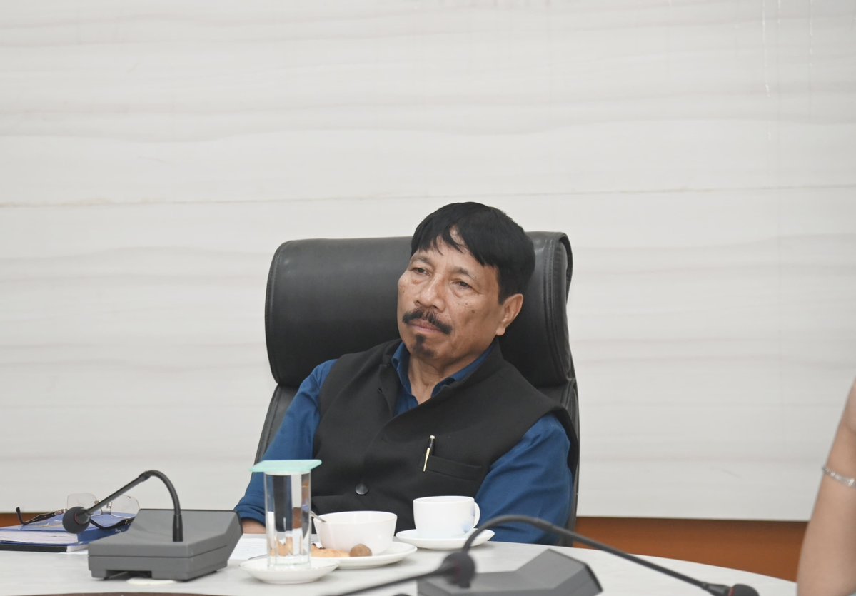 ATULBORA2's tweet photo. Glad to have participated in a meeting at the Bokakhat Co-District Commissioner’s Office with officials from the Agriculture, Food & Civil Supplies, ASRLM, PWD and other concerned departments.

In the meeting, we reviewed the status of paddy procurement from farmers of Bokakhat, the functioning of the Food & Civil Supplies Department and other key issues related to the sub-district’s overall development.

Also provided necessary directions to concerned officials to ensure public convenience, protect the interests of farmers and facilitate the effective implementation of developmental schemes.

The Circle Officers of Bokakhat and Khumtai, Block Development Officers and other departmental officials were also present.