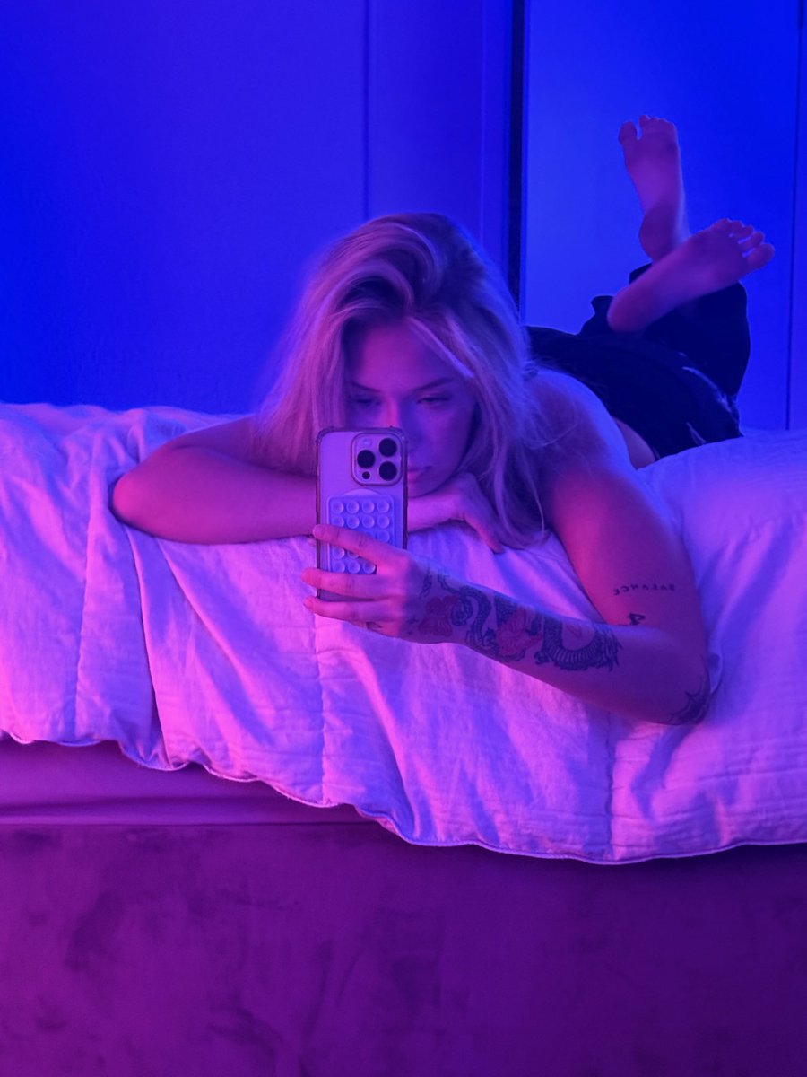memoryelliss's tweet photo. 👅 https://t.co/k6CO8GLVv2