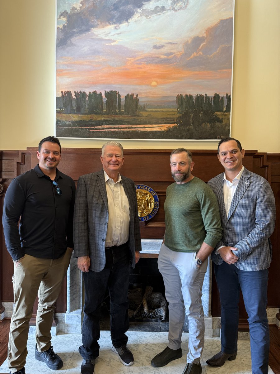 DeployableE's tweet photo. While in Idaho, we also had the opportunity to meet with @GovernorLittle to share our progress toward a full-power reactor demonstration at Idaho National Laboratory in 2028. https://t.co/mlKVzeBFF4