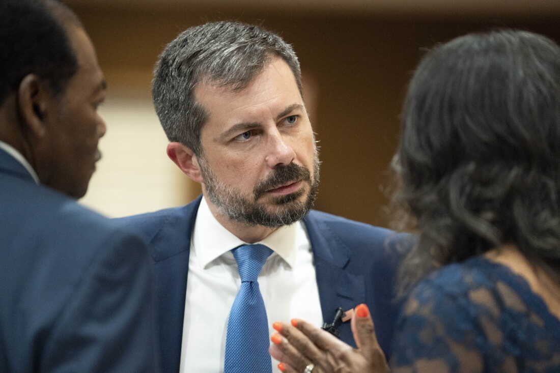 NewsWire_US's tweet photo. Pete Buttigieg, Leaning Toward 2028 Run, Says Iran Is ‘Our Enemy’ and Israel Is an Ally https://t.co/huxyzGHdGq