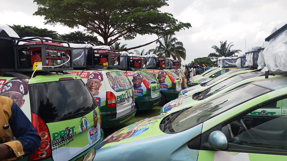 BimboDolapmo8's tweet photo. The wheels are set in motion! The campaign vehicle unveiling marks another step in grassroots outreach and community engagement across Oyo State. Every door matters, and every voice counts! 
@SenSharafaAlli 
#OyoAHEAD #BSA2027 #OyoYouth #OyoState https://t.co/HtqINbKVJx