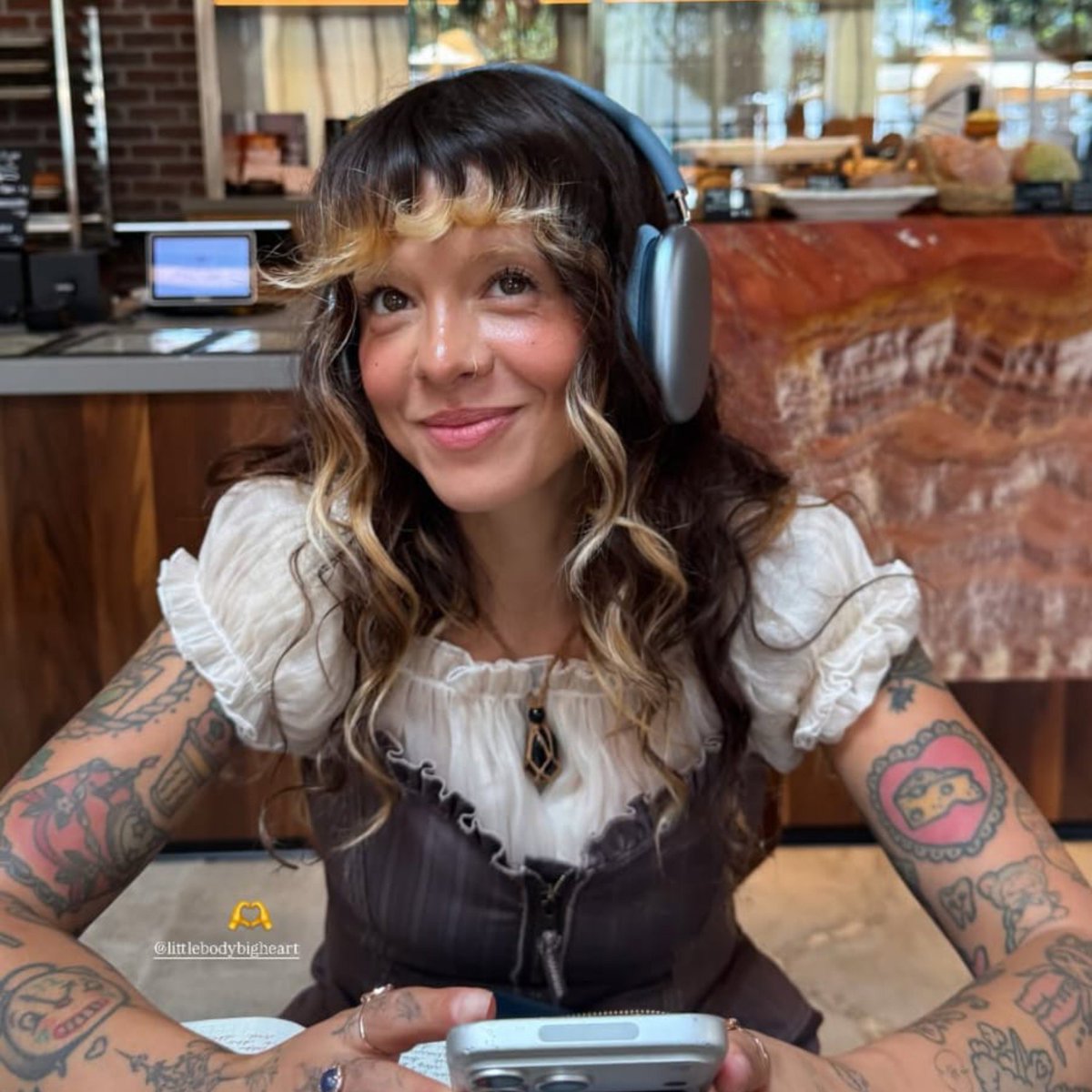 maggots4lipe's tweet photo. 🚨 Melanie Martinez revela que doou todos os lucros do álbum “HADES” para o Criança Esperança.

“Espero que esses R$ 10,50 ajudem muitas crianças.” #CriançaEsperança https://t.co/W592KD2Adc