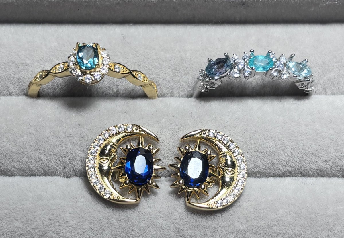k_ponz's tweet photo. 目が覚めてしまったので空枠に石のっける遊び💎💍 https://t.co/in6M1SXxDa