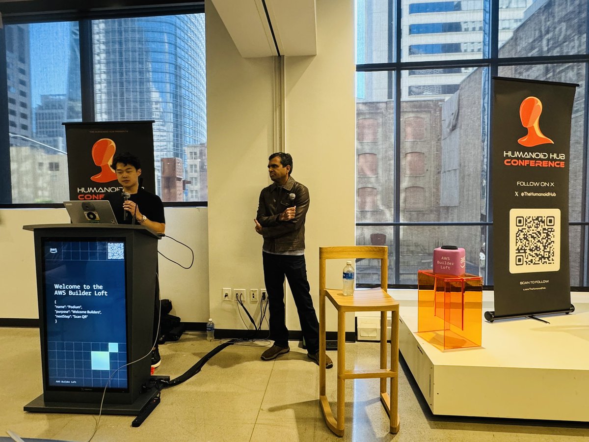 junfanzhu98's tweet photo. 🤖 @saturdayrobotic hits @TheHumanoidHub Conference in SF! 🚀

Representing Saturday Robotics among the humanoid robotics companies and builders pushing Physical AI into the real world.

Great running into @dev_and_ — @TheHumanoidHub ecosystem is moving FAST. 🔥

#SaturdayRobotics #HumanoidHub
#HumanoidRobots #PhysicalAI