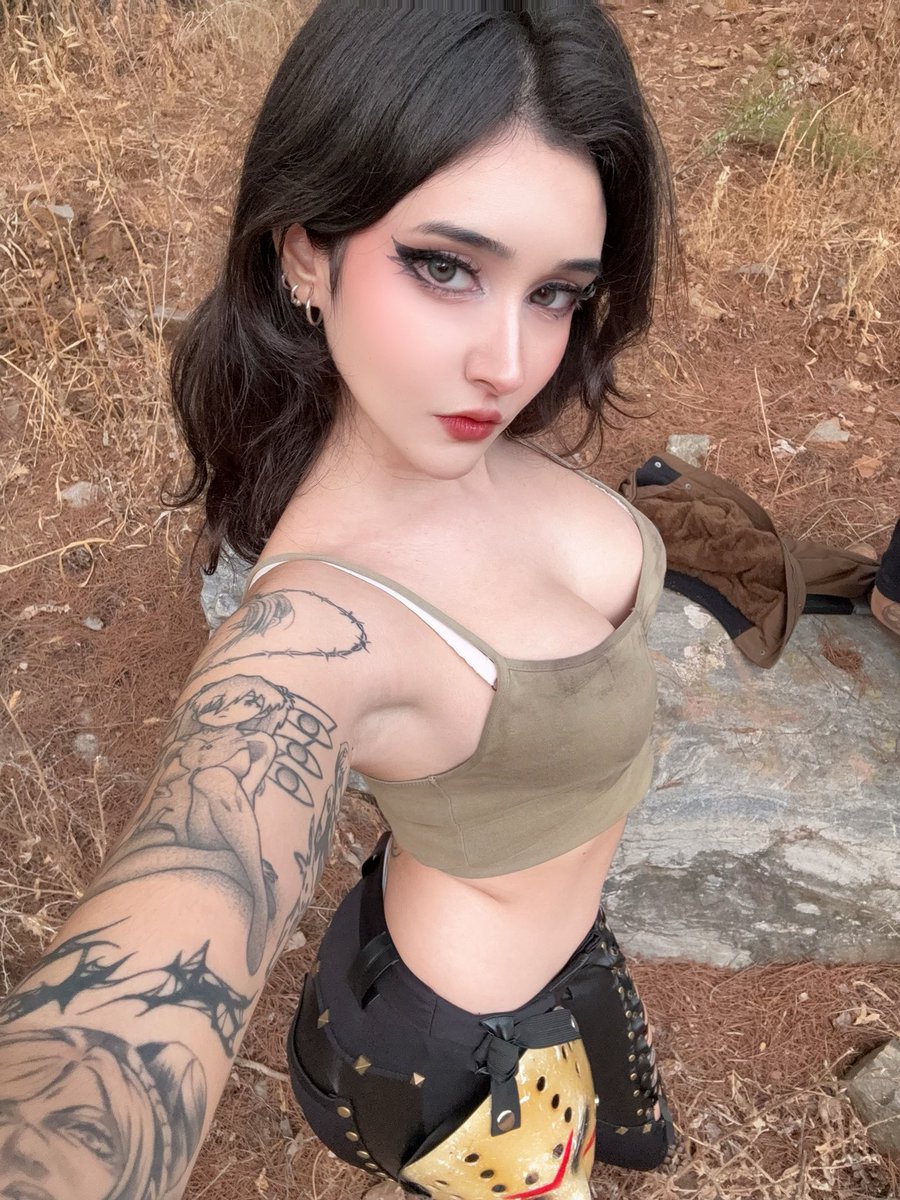 Nyukix_'s tweet photo. Can you guess my Next cosplay? https://t.co/qvMiPVDW4f