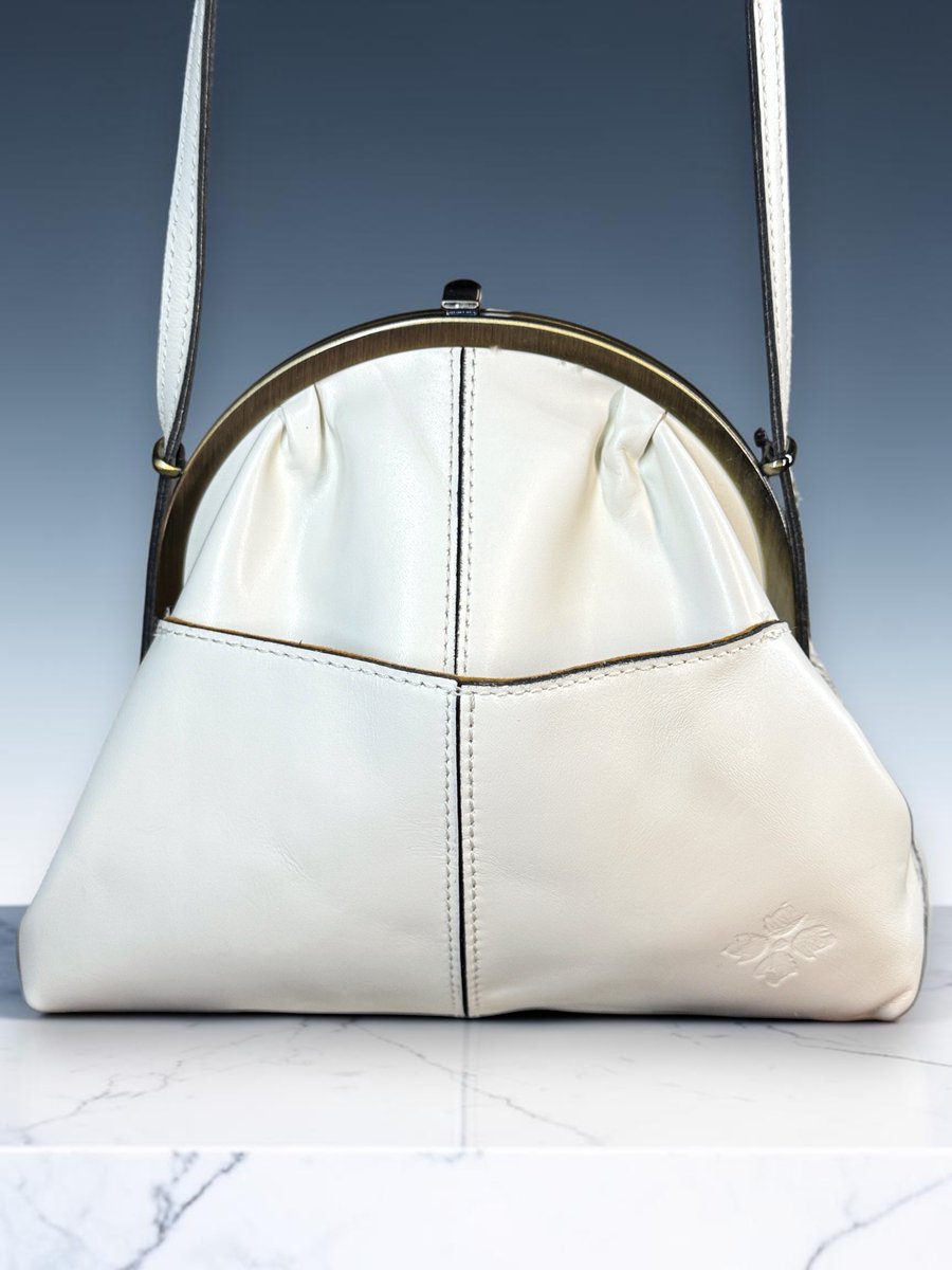 gypsycwgrl's tweet photo. ๐ Cozy knit meets timeless leather! Patricia Nashยฎ Silvia, new with tags. Originally $169, now $119! Shop Gypsy Cowgirl Boutique!
#PatriciaNash #Silvia #Boutique #NewWithTags #ShoulderBag #Fashion #Style #GypsyCowgirlBoutique #TrustedSeller #FiveStarSeller https://t.co/Wh0CgjWCl0