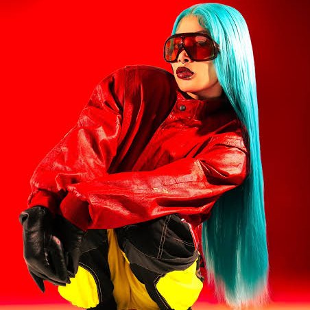 TFRappersUpdate's tweet photo. 🇺🇸 .@NICKIMINAJ and Molly Santana are currently the only female rappers on the U.S. Apple Music Top 200. https://t.co/ntbJTiraam