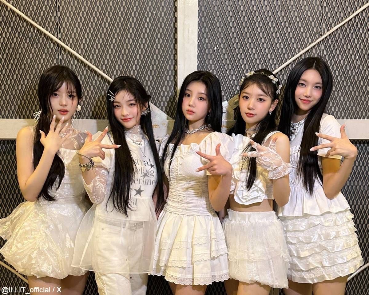 l3ubbls's tweet photo. they’re trying to change history, frilly skirts, dresses, and baby doll dresses are illit nachos. they’ve been wearing these type of clothing since debut. https://t.co/5J1HpQIrOV