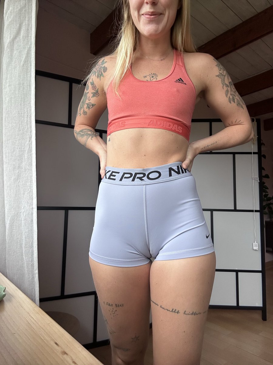 SophiaSun70892's tweet photo. Starting to see why people are obsessed with Nike pro shorts https://t.co/aO7QizVK5S