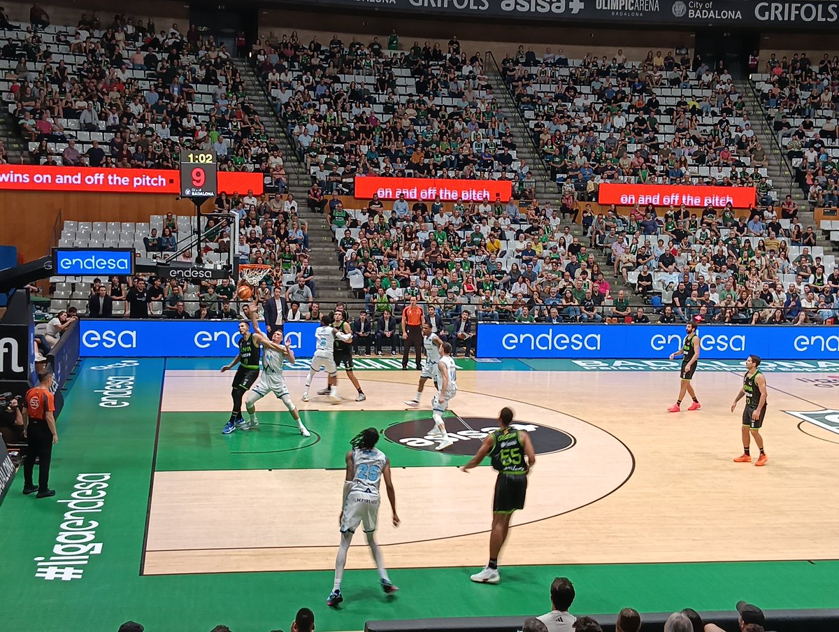 JM_Calabuig's tweet photo. 🏆Lliga ACB 🏀🇪🇸 2026/27:

Club Joventut Badalona 🇪🇸
@Penya1930

🆚 

Bàsquet Club MoraBanc Andorra 🇦🇩
@morabancandorra

96 - 75

🏟 Pavelló Olímpic de Badalona 💚🖤 
@ACBCOM https://t.co/5KNLwmhhMd