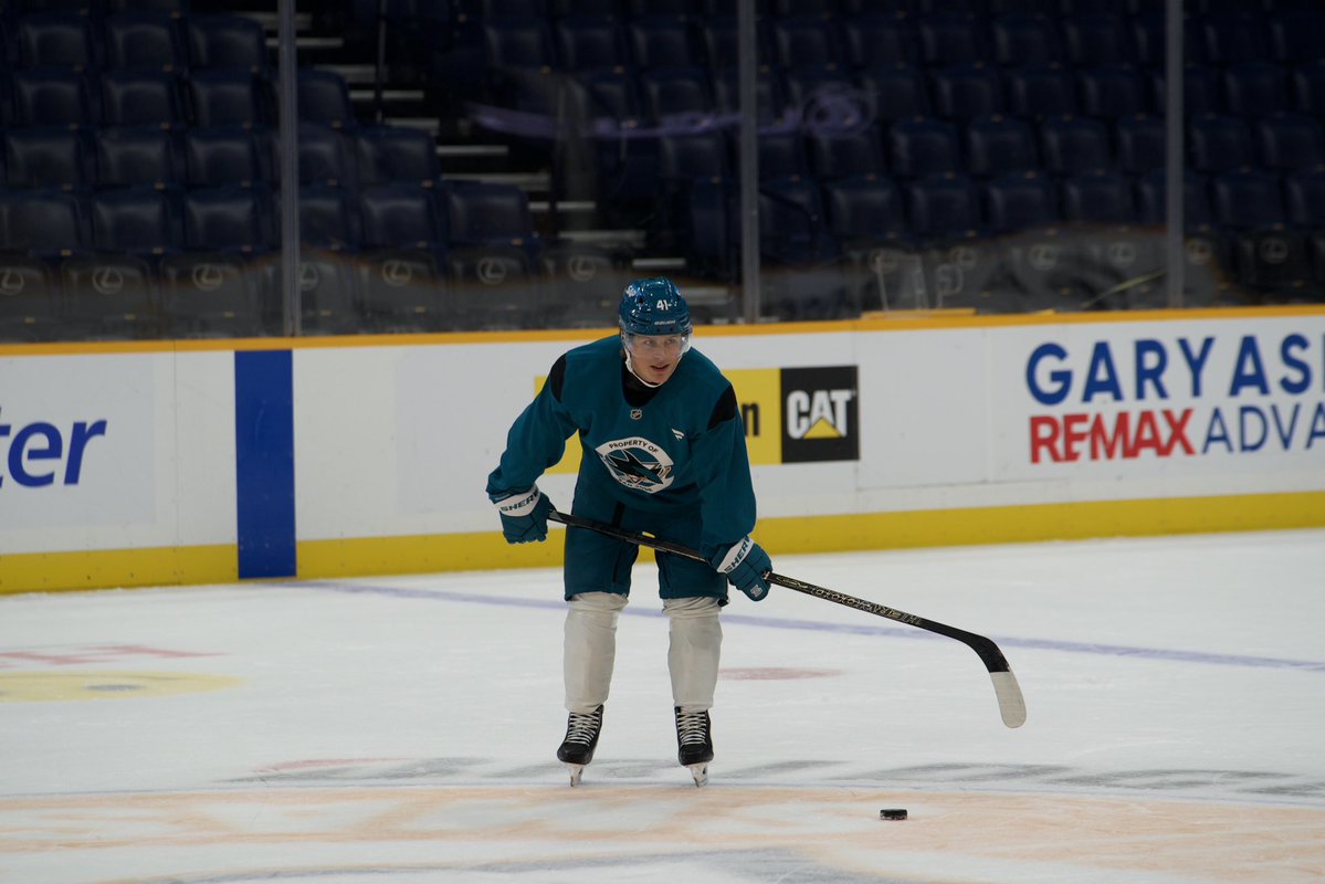SanJoseSharks's tweet photo. Checking in from Nashville. 👋 https://t.co/oIezNDegxK