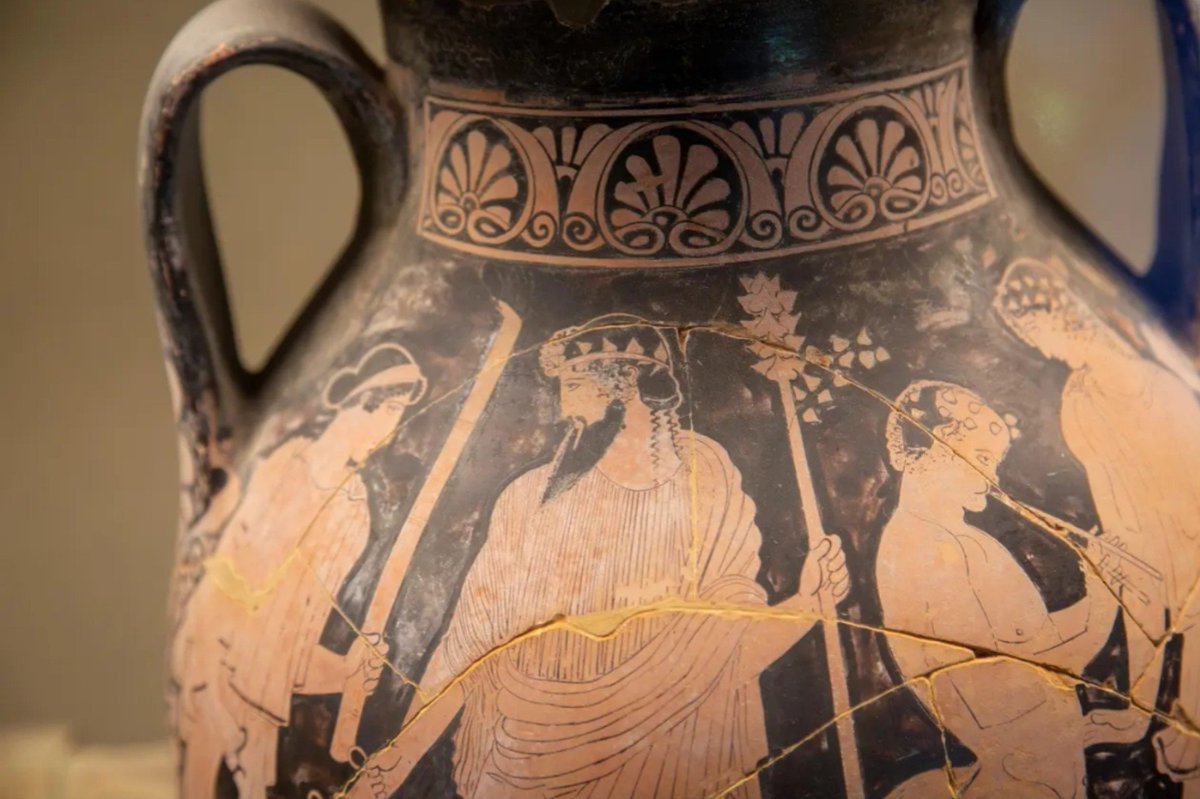 Fana43124688's tweet photo. 🏺22 antyczne artefakty wrōciyły do ​​🇬🇷 Grecyji ze 🇮🇱 Izraela. Przekŏzanie tych ôbiektōw ôdbywŏ sie w czasie, kej ôba państwa zaczły zaciyśniać  spōłpraca, niy we dōmynie kultury, ale tyż we sektōrze ynergetyki jak tyż we ôbrōnności.
#Grecja #Izrael
⬇️
https://t.co/nQIbtLm3A7 https://t.co/HMIaZsn8mA