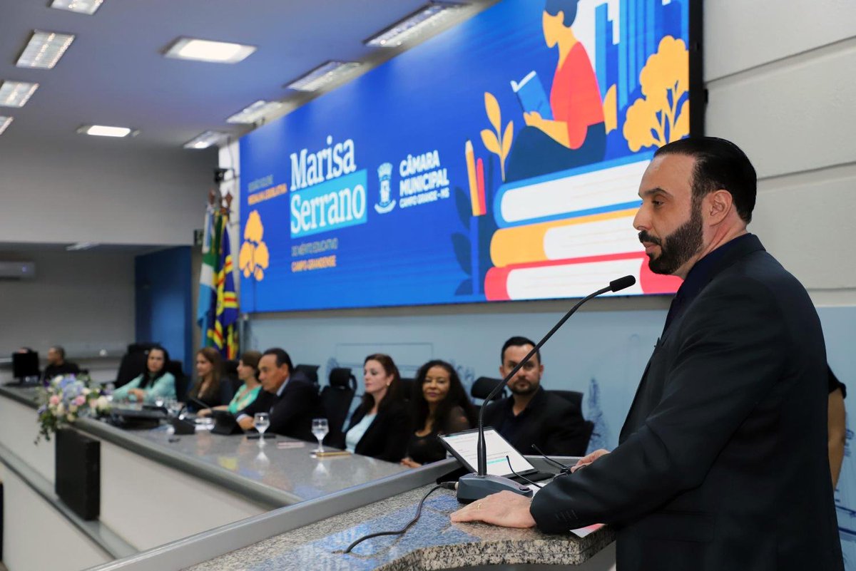 camaracgms's tweet photo. 🎓📚 Uma homenagem a quem transforma vidas por meio da educação! A Câmara CG realizou, nesta quarta-feira (14), uma Sessão Solene para entrega da Medalha Legislativa “Marisa Serrano do Mérito Educativo Campo-grandense”. Leia a matéria completa em nosso site! https://t.co/anDZcfaXon