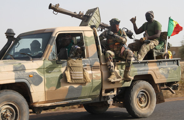 Sahelinfos24's tweet photo. #Mali: Les autorités maliennes ont fait état de frappes contre des cibles militantes près de #Talhandak, #Tessalit et au nord de #Kidal, affirmant que plusieurs combattants et véhicules avaient été neutralisés. Malgré l'ampleur de l'opération et le soutien de partenaires extérieurs, la présence signalée de positions embusquées et d'infrastructures militantes dispersées témoigne d'un environnement sécuritaire toujours contesté.