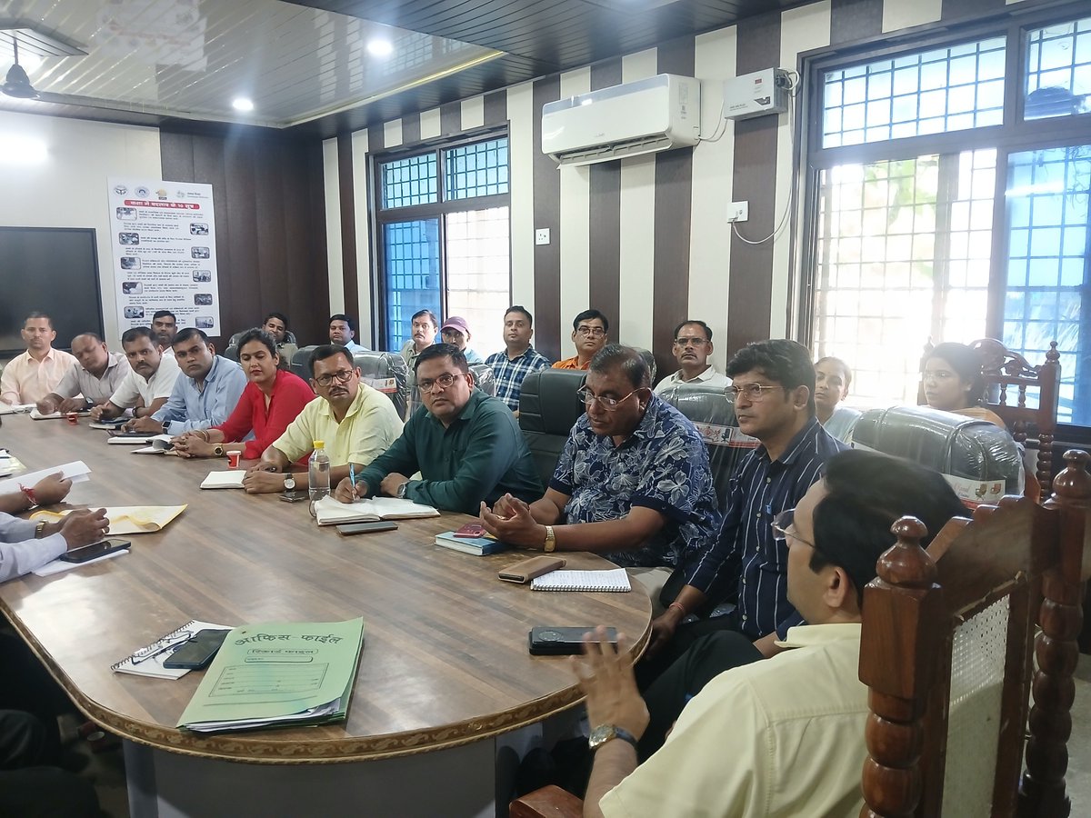 BSAKanpurDehat's tweet photo. बेसिक शिक्षा विभाग की समीक्षा बैठक 
15 अक्टूबर 2026 को BEO, SRG, ARP एवं सहायक वित्त एवं लेखाधिकारी के साथ समीक्षा बैठक आयोजित हुई। निपुण आकलन, शैक्षिक गुणवत्ता, FLN, ऑपरेशन कायाकल्प, इको क्लब एवं ई-वेस्ट मैनेजमेंट सहित विभिन्न कार्यों की समीक्षा कर आवश्यक निर्देश दिए गए। https://t.co/nnaTTFYMpg