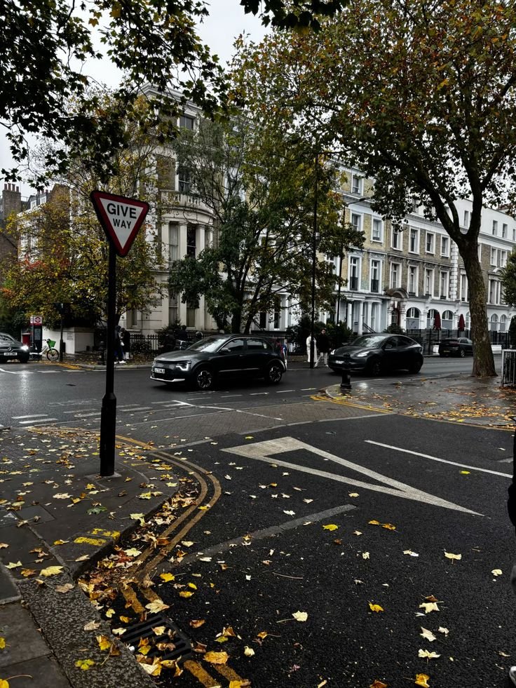 echoesofworld's tweet photo. London https://t.co/b7phGYTbmW