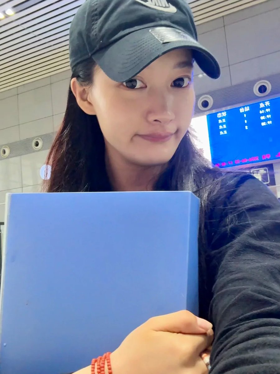 1DRisa5757's tweet photo. 当了老师之后才知道，原来体育老师也可以家访....😂 https://t.co/hUYc4MzA2u
