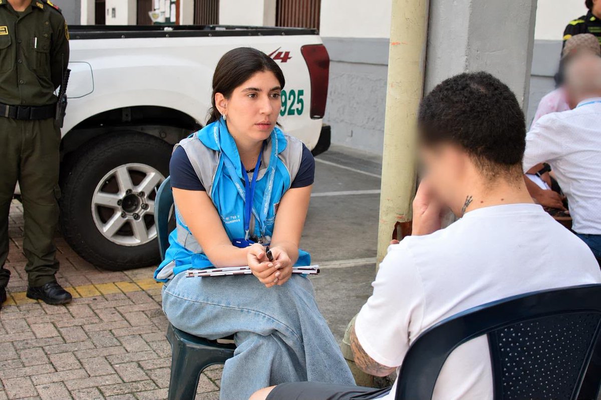 arcilaDDHH's tweet photo. Realizamos una jornada de dignificación en la estación de Policía La Candelaria, en la que 33 personas privadas de la libertad recibieron atención jurídica y psicológica.

A través de estos espacios, promovemos el acceso a la orientación y el acompañamiento integral, contribuyendo a la garantía de los derechos humanos y al trato digno de las personas privadas de la libertad. @FicoGutierrez @PazDDHHmed @AlcaldiadeMed