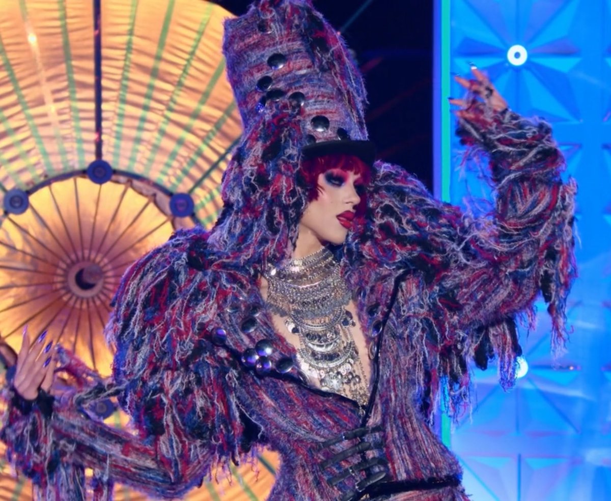 BlazesAccount's tweet photo. Flesh’s runway this week, she toreeeee #DragRaceUK https://t.co/oDo1ErGaMd