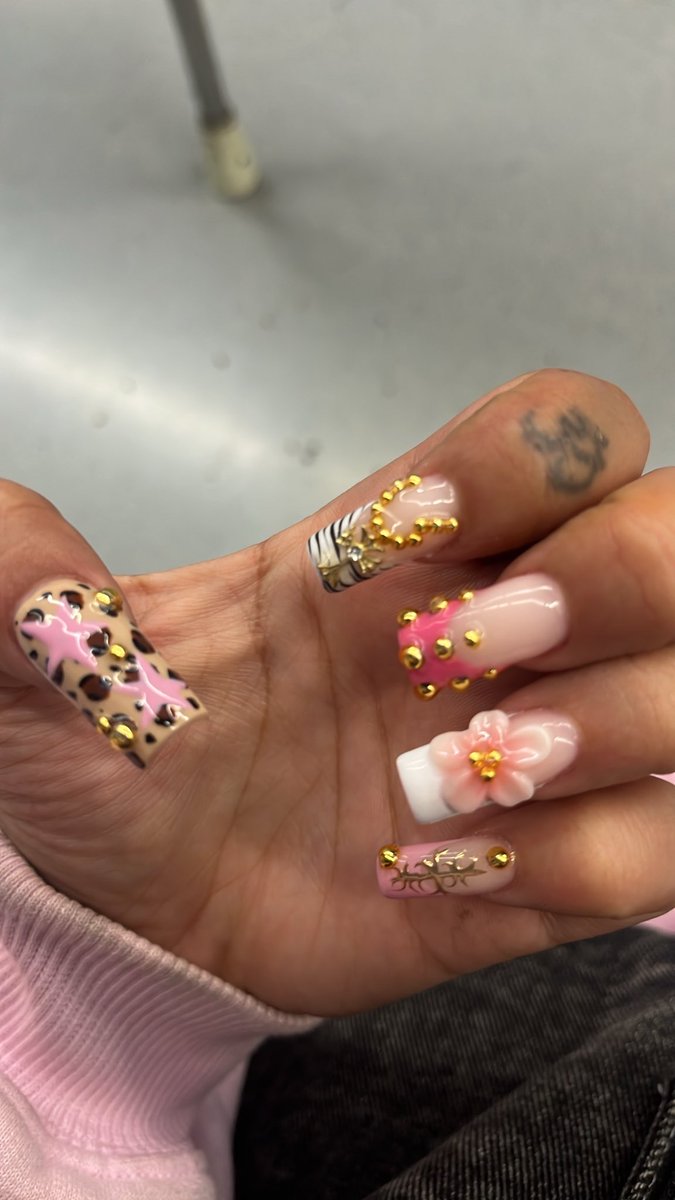 22219_'s tweet photo. la perfección de mis uñas https://t.co/CYZMMSBtB1