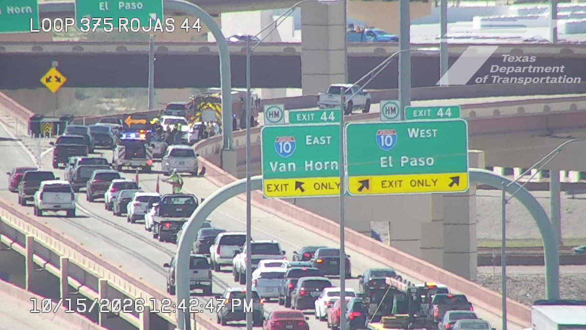 DianaGomezTV's tweet photo. 🚨Traffic Alert: A two-vehicle crash is blocking the right lane and shoulder on Loop 375 southbound at the I-10 westbound exit, causing major backups.
🚘 Plan ahead and expect delays.
📸: FitFam
#EPTraffic #CrashAlert #Roadways #ElPasoTexas #TxDOT #BeSafe https://t.co/N2ZtiyaNk8