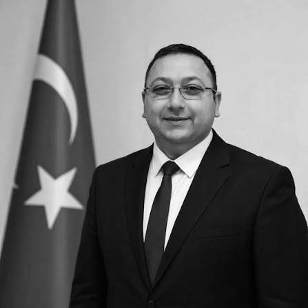 Reiscinikooo's tweet photo. İnnâ lillâhi ve innâ ileyhi râciûn 

Üsküdar Belediye Başkan Vekilimiz Dündar Ziya Gültekin’in Düzce’de geçirdiği kazada vefat etmiş Allah rahmet eylesin .

Öl¥mü siyasete alet edenler Allah b@lanızı versin .. https://t.co/SxBGxCFwpc